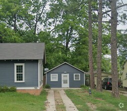 Building Photo - 516 W Locust St