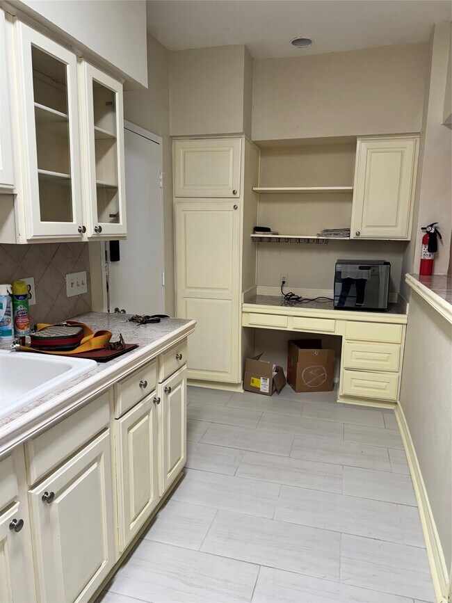 Foto del edificio - 10811 Richmond Ave.