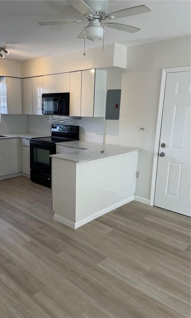 Foto del edificio - 2 BEDROOM 1 BATH | LITTLE HAVANA WITH PARKING