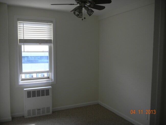 Bedroom - 700 Summer St