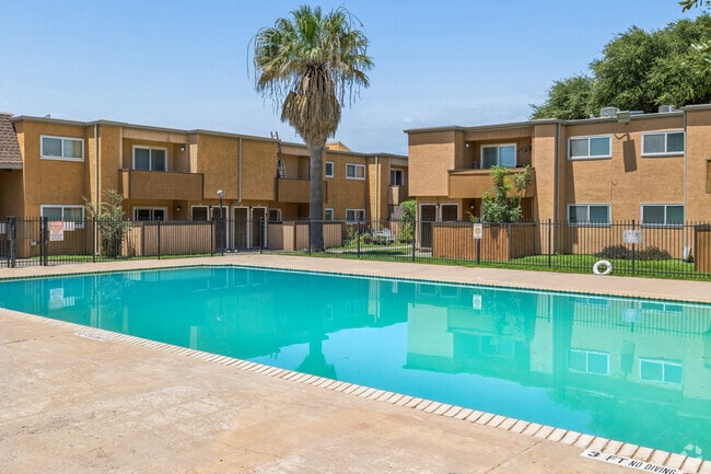 Piscina - Broadway Place
