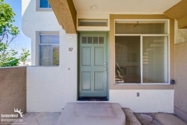 Building Photo - Elegant Dual Master 2Bdm 2.5Ba Townhome in...