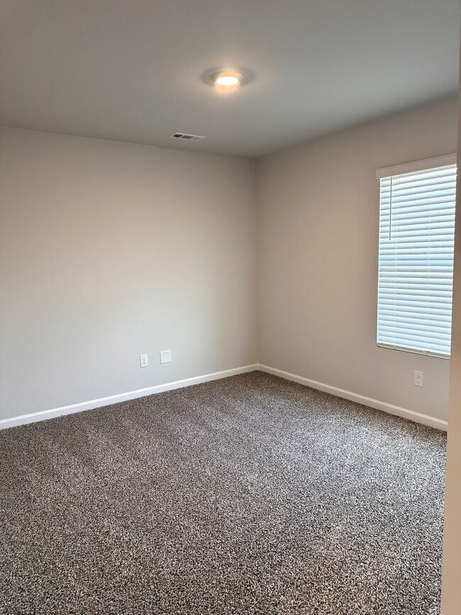 Building Photo - 205 Chubbs Ln