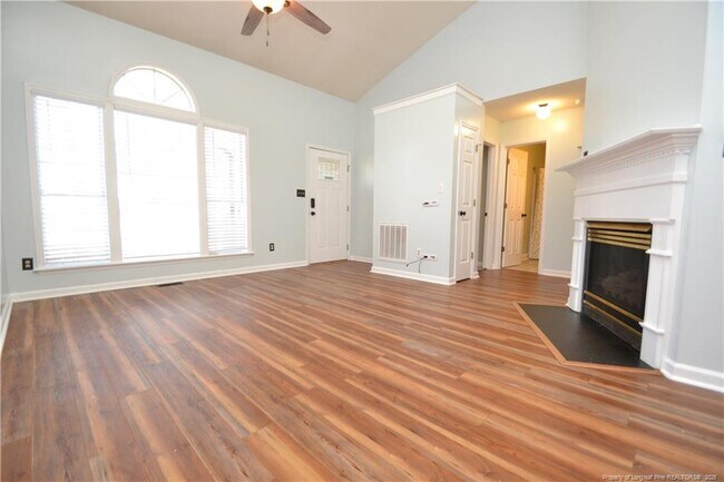 Foto del edificio - 4208 Loon Ln