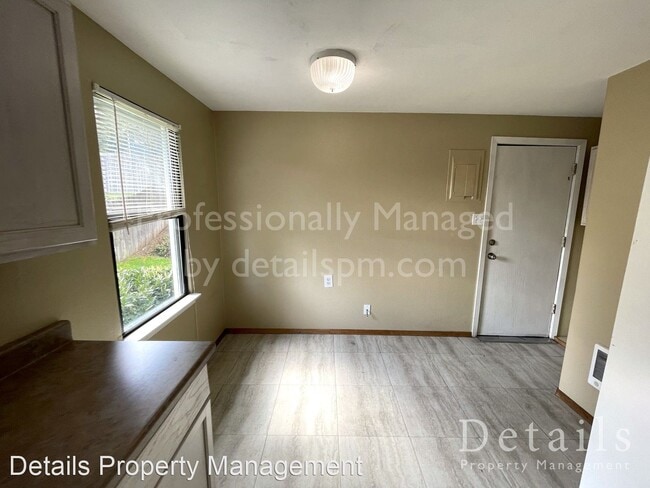 Building Photo - 2 br, 1 bath House - 3915 Perry Ave NE