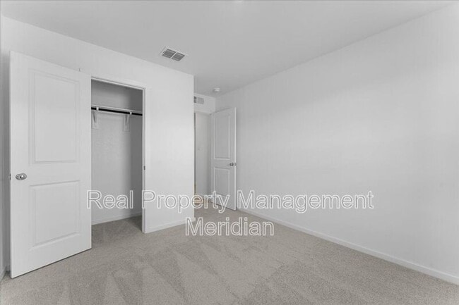 Foto del edificio - 1821 Pentro Pkwy