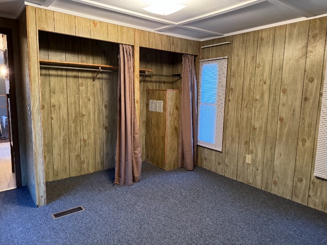 Building Photo - 655 Holbert Rd