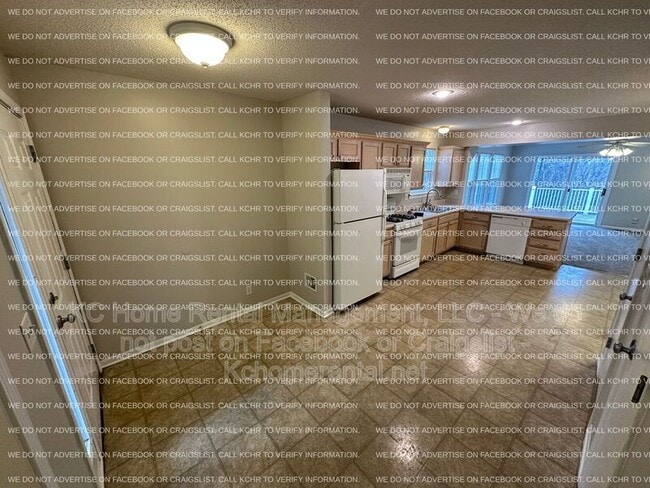 Foto del edificio - 8657 NE 97th St