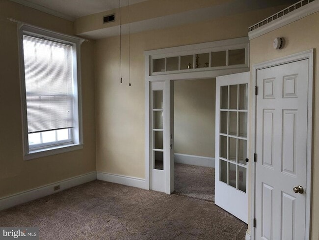 Building Photo - 104 S Loudoun St