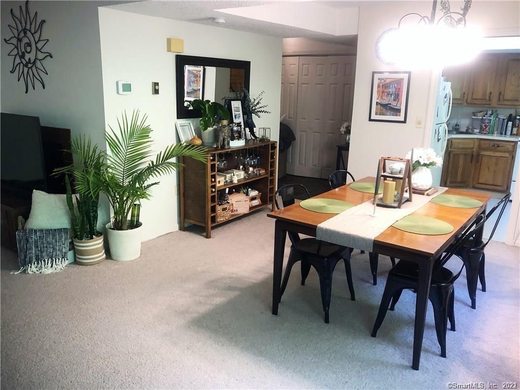 Foto principal - 10 Farmington Meadow Dr