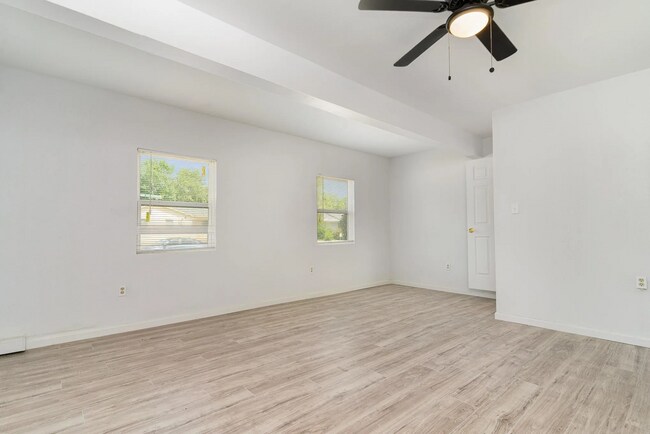 Building Photo - 13906 Janwood Ln