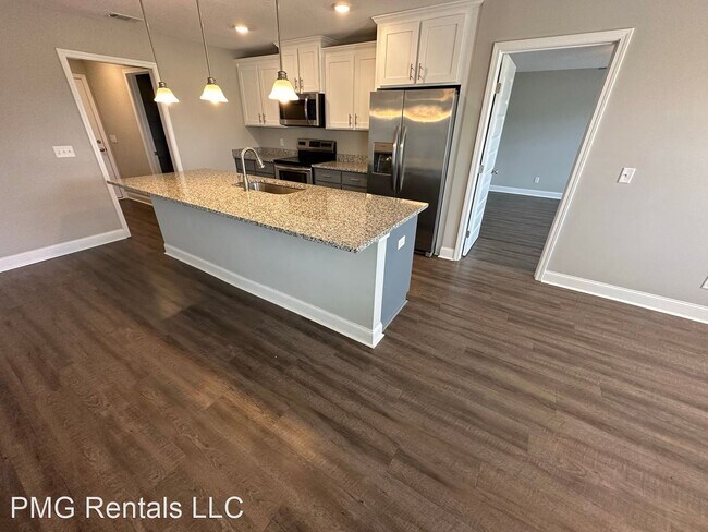 Foto del edificio - 4 br, 2 bath House - 108 Old Barn Road