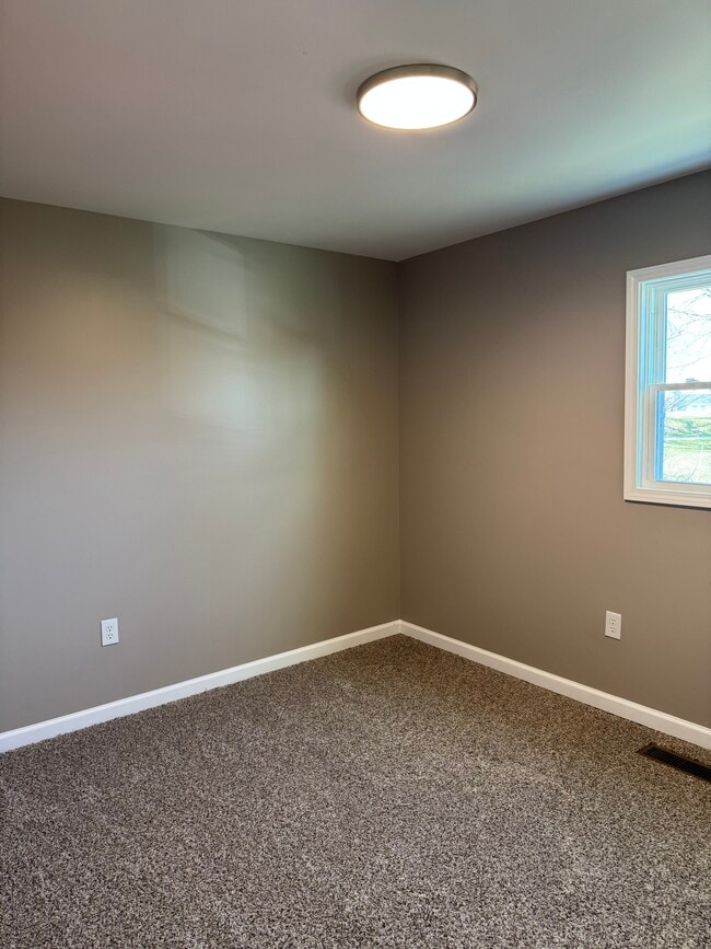 Building Photo - 138 Cherry Ln