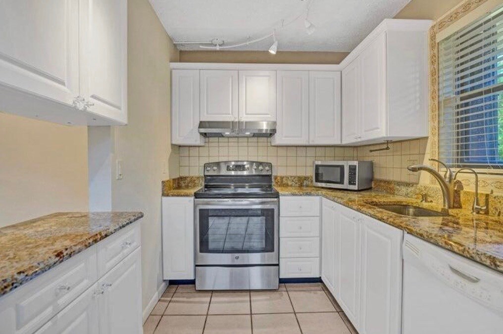 Foto principal - 3134 SW 20th Ter