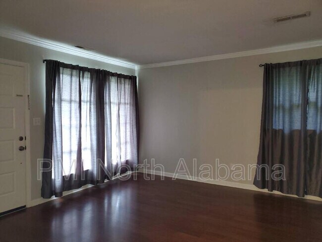 Foto del edificio - 2248 Norwood Dr NW