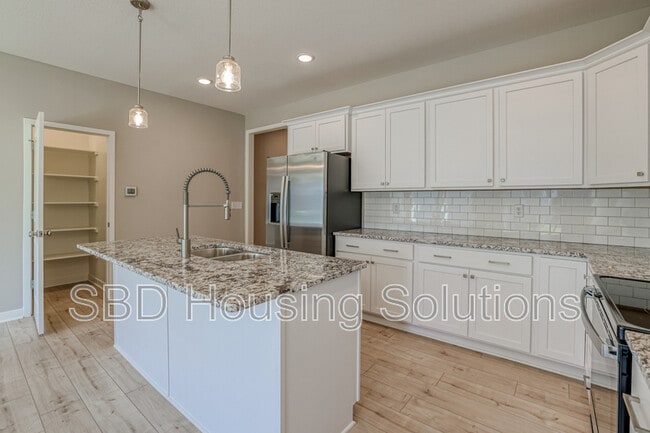 Building Photo - 27313 E Oak View Dr