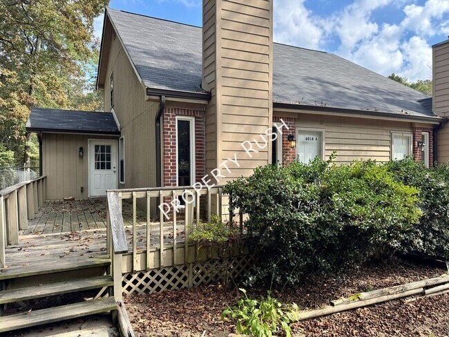 Foto del edificio - 6018 Champion Rd