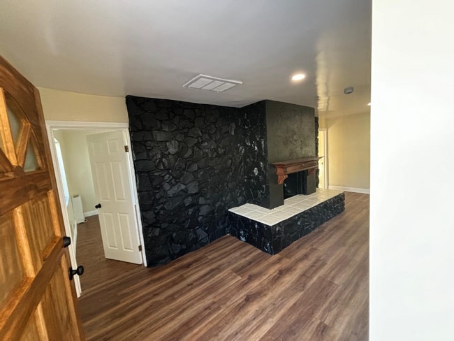 Foto del edificio - 1336 W 73rd St