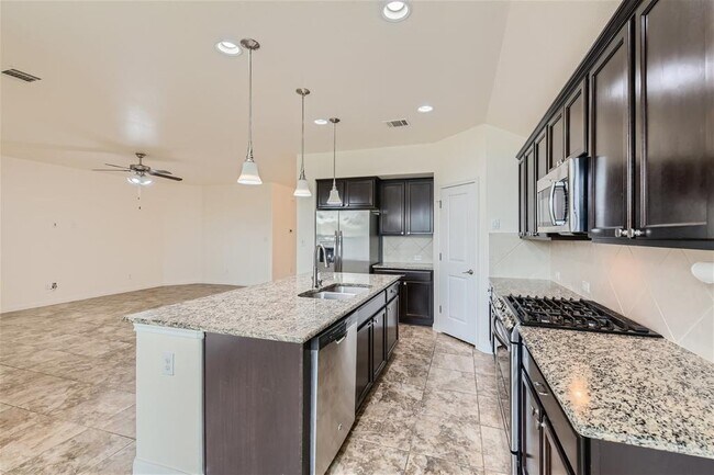 Building Photo - 7010 Etna Way