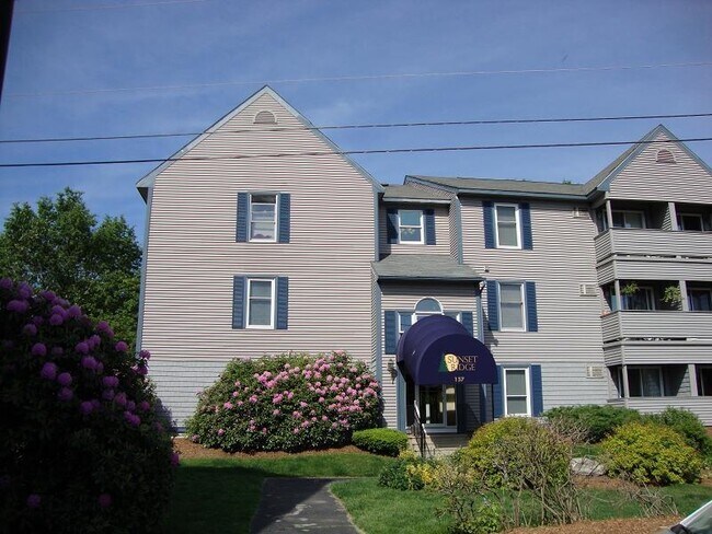 Foto del edificio - 143 Eastern Ave