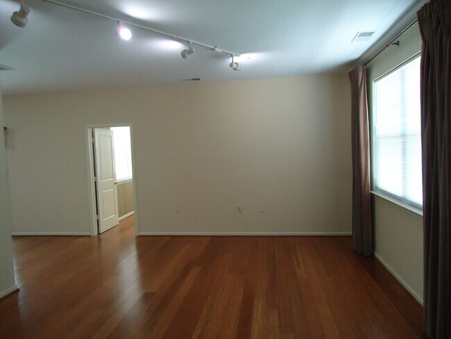 Foto del edificio - KINGS POINTE AT WESTERN BRANCH