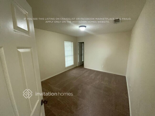 Foto del edificio - 6120 Pinwood Cir