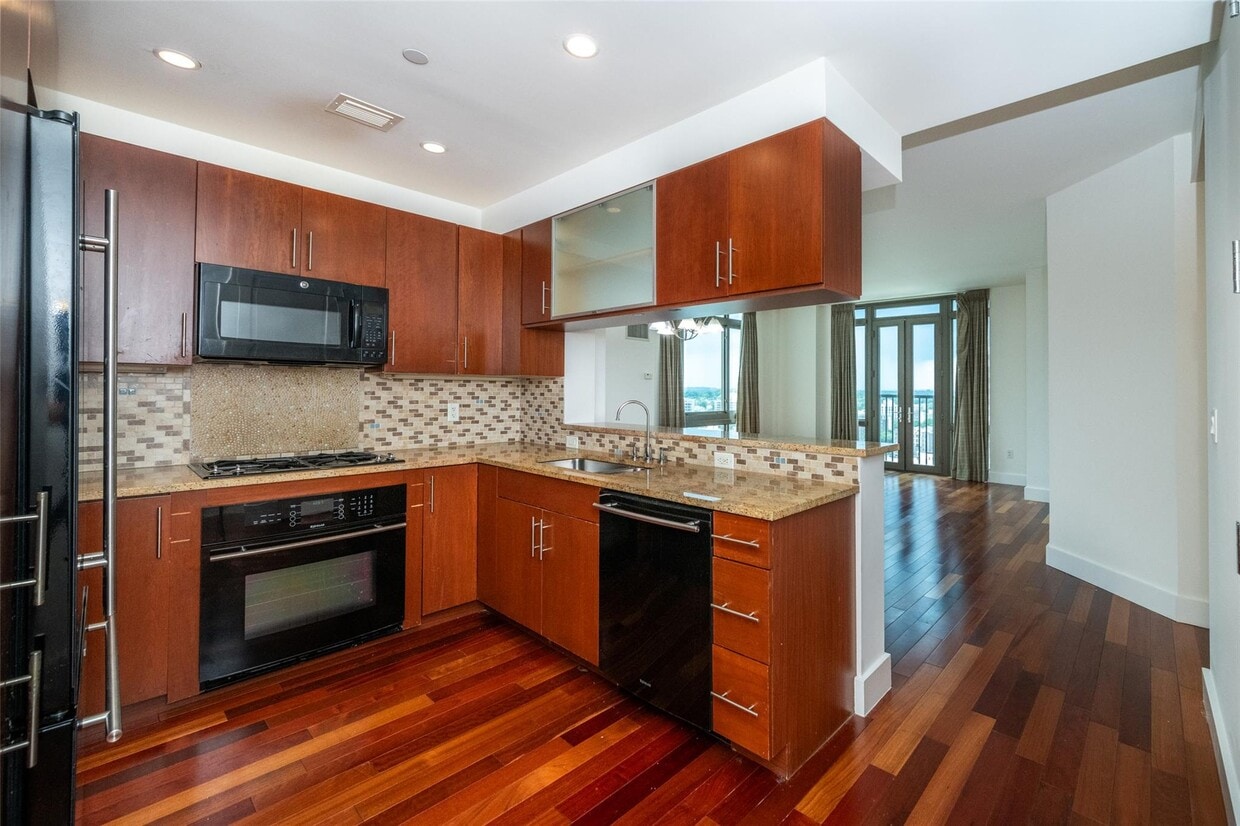 Foto principal - 175 Huguenot St