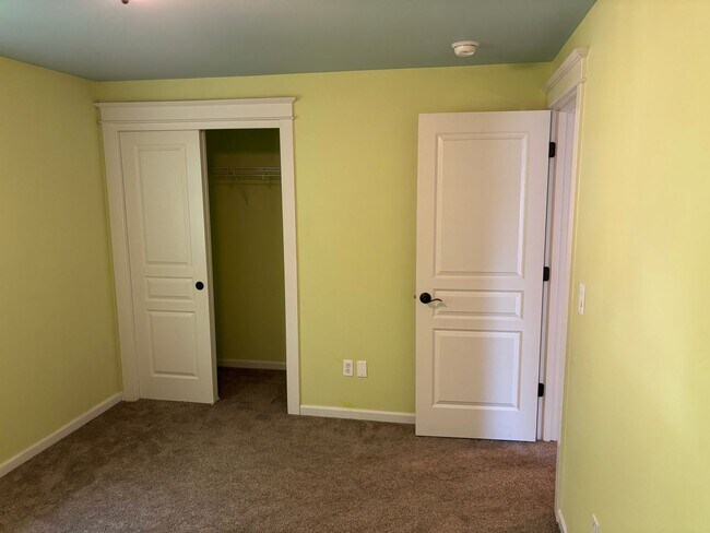 Foto del edificio - 3 Bedroom House with Large Bonus Room and ...