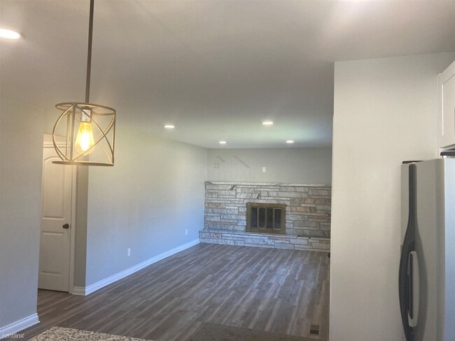 Building Photo - 3 br, 2 bath House - 1423 S Belsay Rd