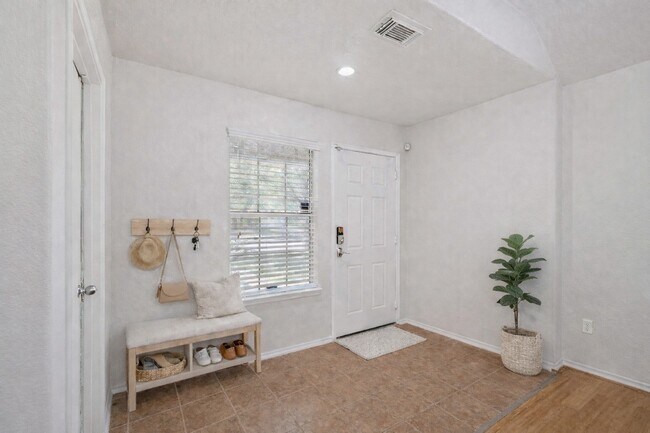 Foto del edificio - 14323 Brunswick Point Ln