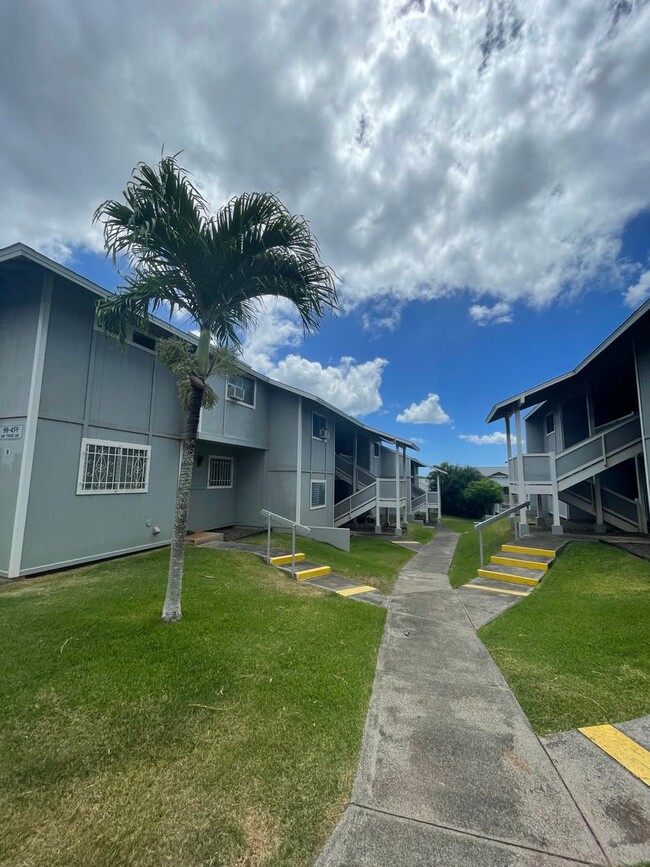 Building Photo - ** 2 BEDROOM 1 BATH WITH PARKING IN WAIAU ...