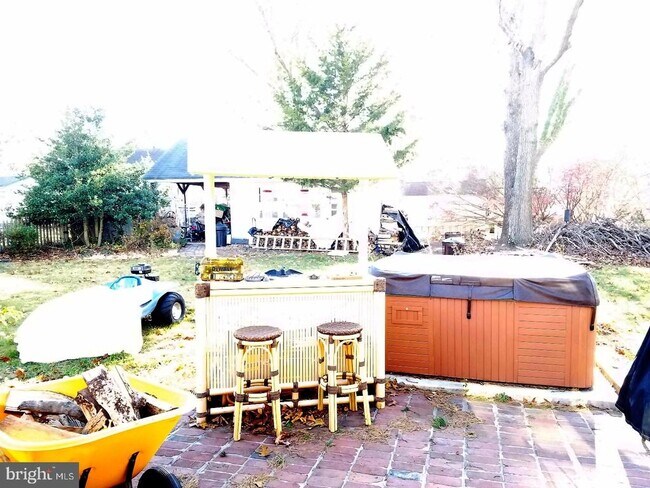 Building Photo - 324 Swarthmore Rd