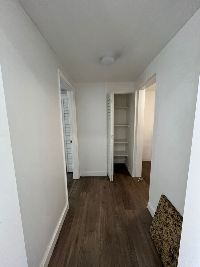 Foto del edificio - 2055 NE 140th St