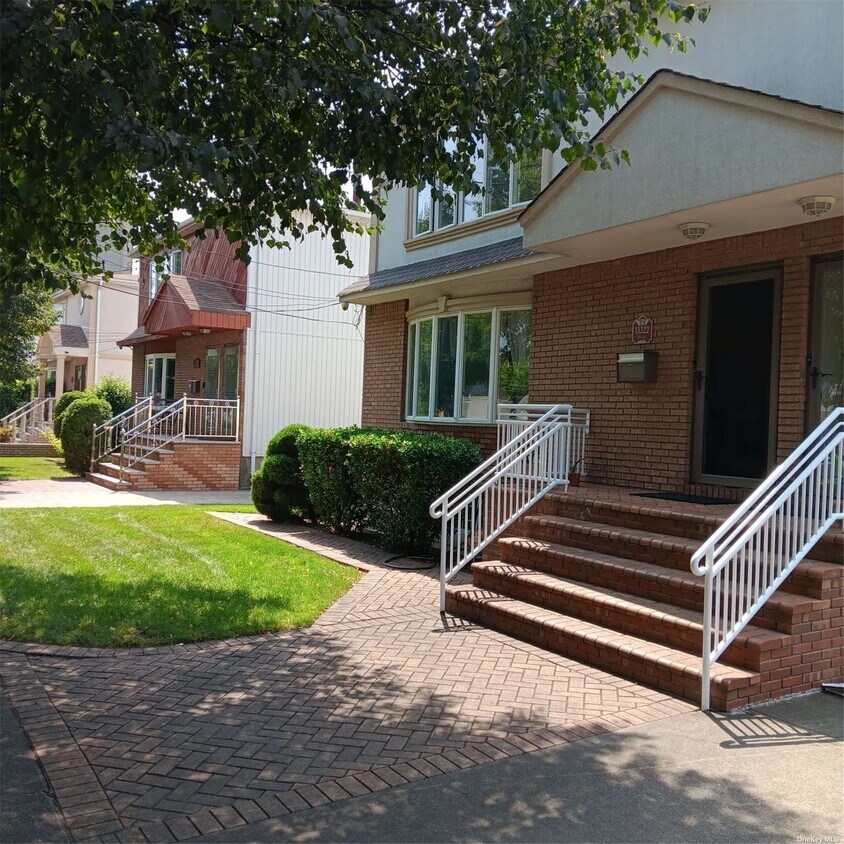 13322 Inwood St, Queens, NY 11436 Room for Rent in Queens, NY