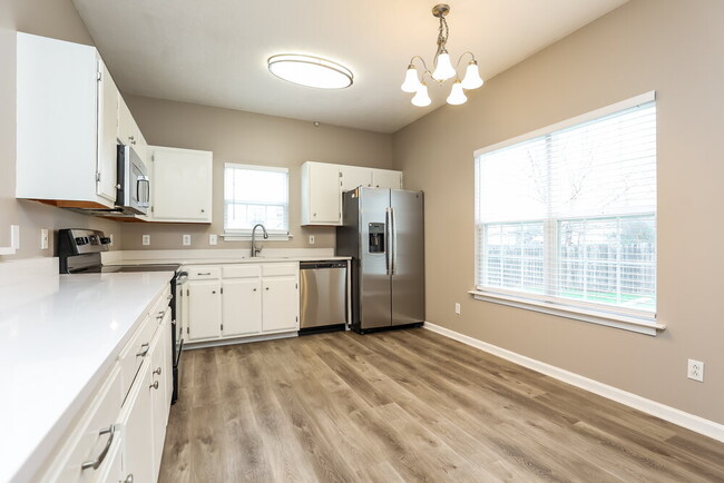 Building Photo - 2744 Pepperdine Dr