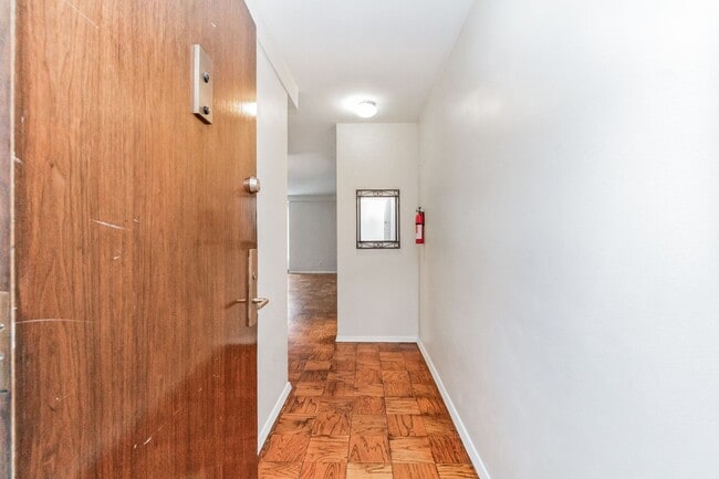 Building Photo - Cozy Waterfront Studio Apartment w/ All Ut...