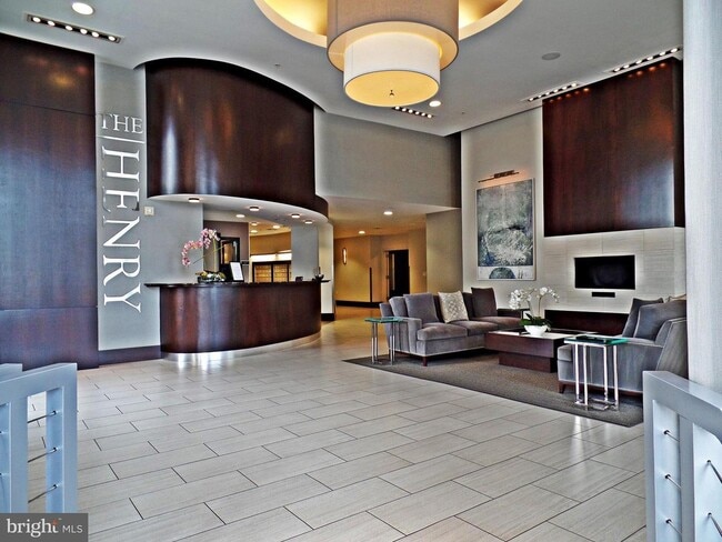 Building Photo - 525 N Fayette St