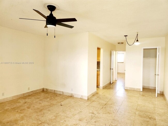 Foto del edificio - 455 Golden Isles Dr