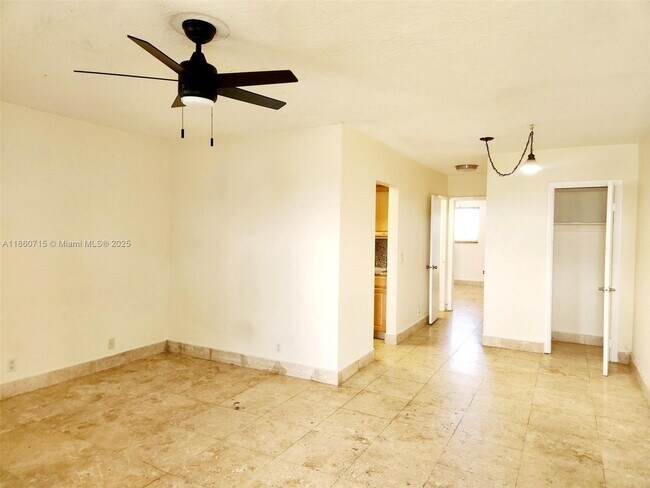Building Photo - 455 Golden Isles Dr