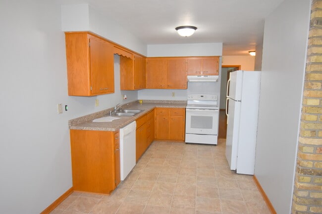 Kitchen - 6706 Spring Grove Ct