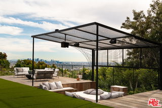 Foto del edificio - 1772 N Crescent Heights Blvd