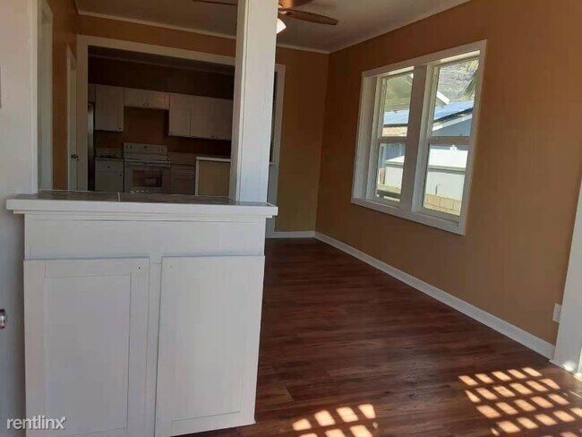 Foto del edificio - 2 br, 1 bath House - 84 -140 Water St