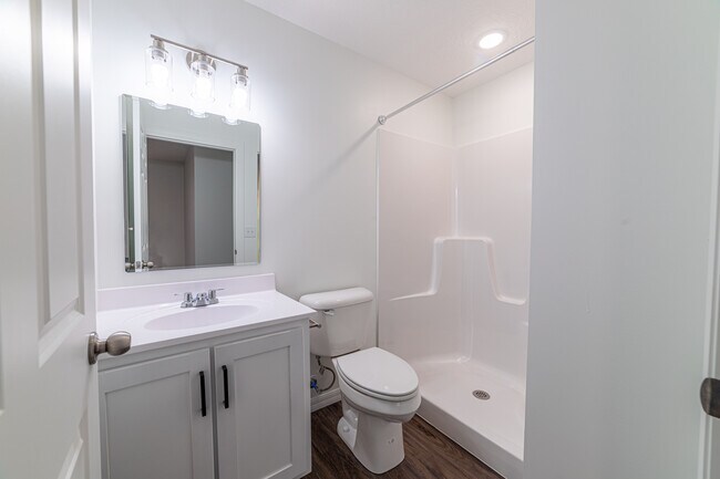 Foto del edificio - 6208 Commerce Dr