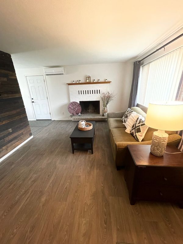 Building Photo - 455 S Morain St