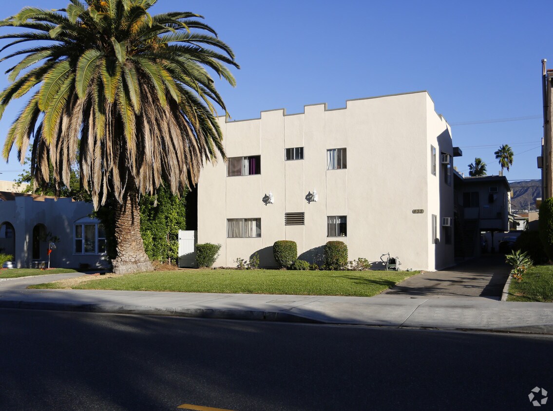 The Empress Apartments in Glendale, CA