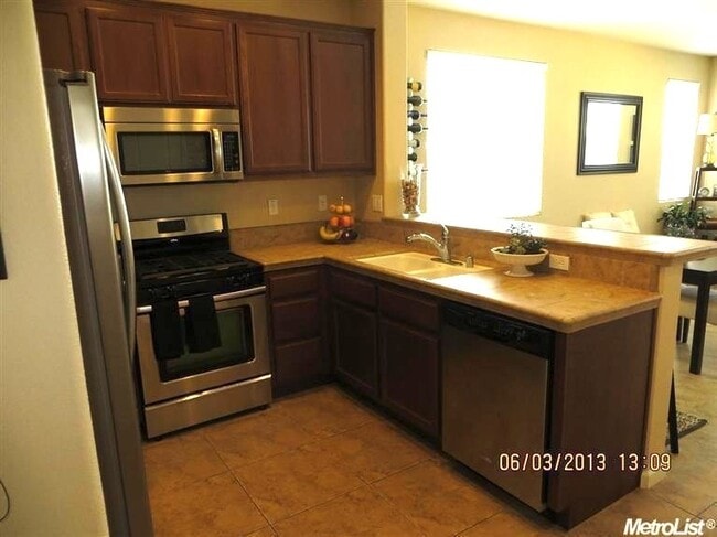 Foto del edificio - Great Lincoln Crossing Location, walk to Starbucks and More!