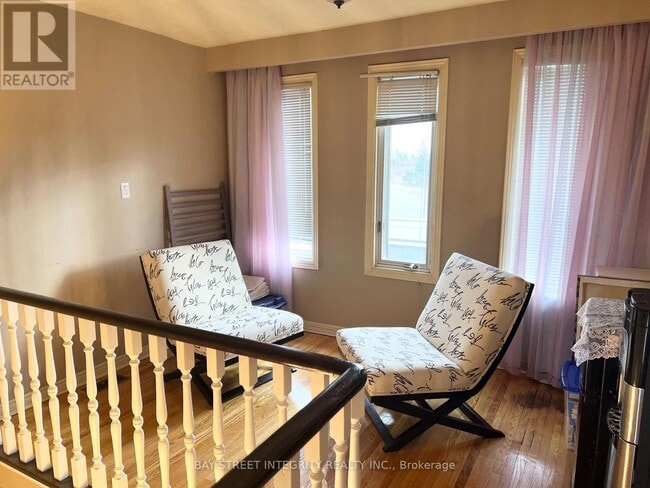 Building Photo - 61 Morbank Dr