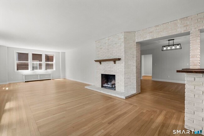 Foto del edificio - 1070 Whitney Ave
