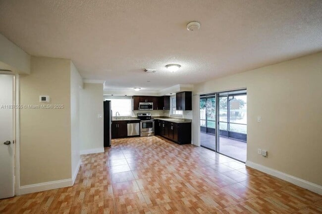 Building Photo - 13970 Langley Pl