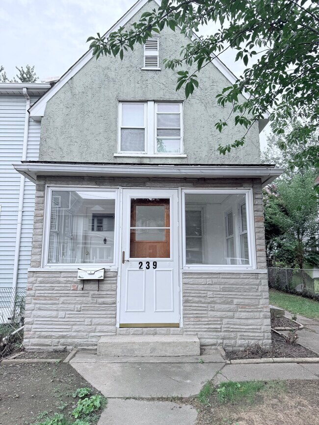 Building Photo - 239 St Helena Ave
